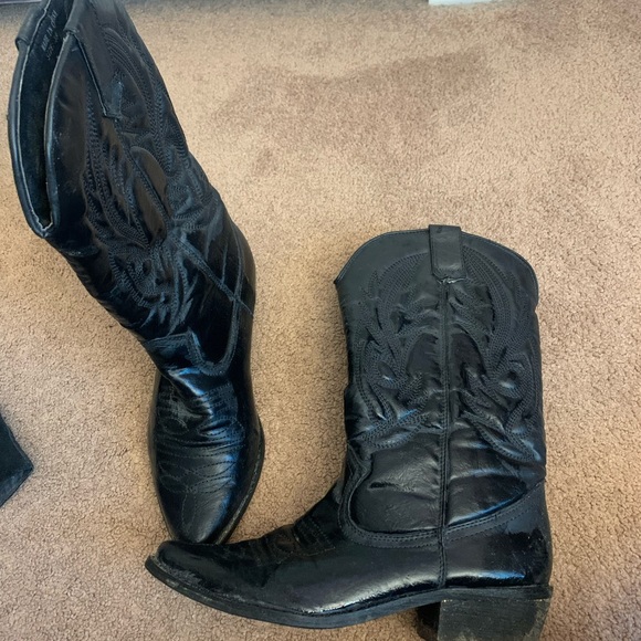 Boots - Picture 4 of 6